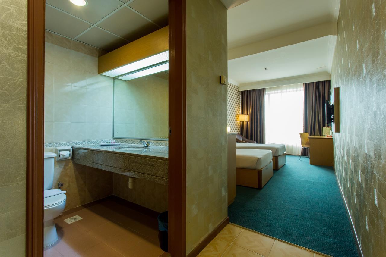 New York Hotel Johor Bahru Exterior photo