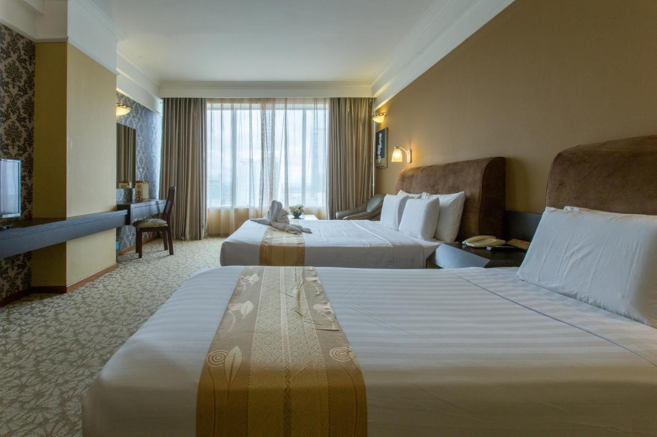 New York Hotel Johor Bahru Exterior photo